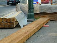 Regenschutz bei der Lagerung von Schnittholz ist wichtig