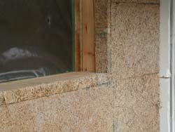 Tragende Fichtenholzkonstruktion, beidseitig durch Holzwolleleichtbauplatten verkleidet. Foto: Rüpke